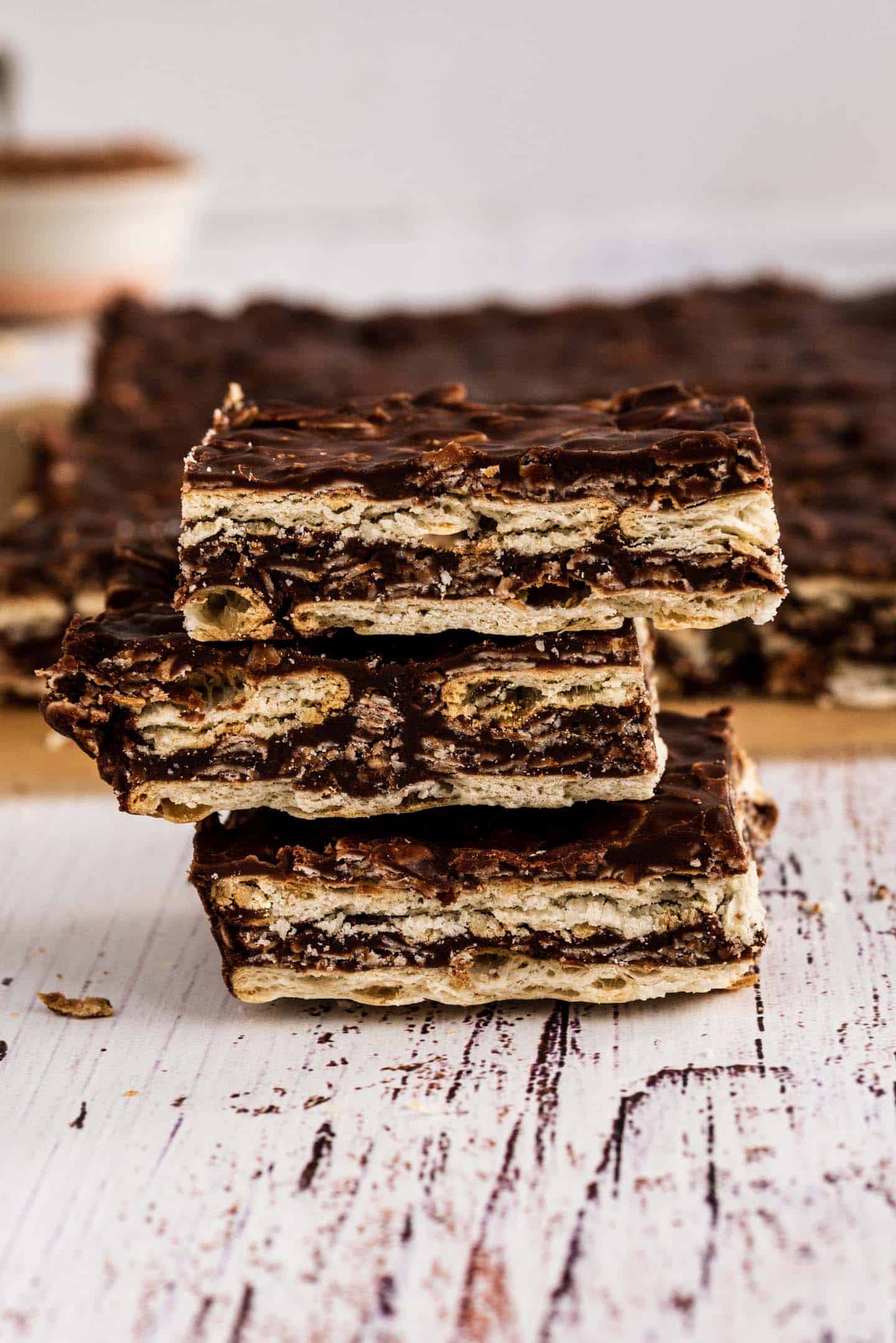 Melted chocolate and oats in layers of crackers, an absolute classic of many Argentinians' childhood.